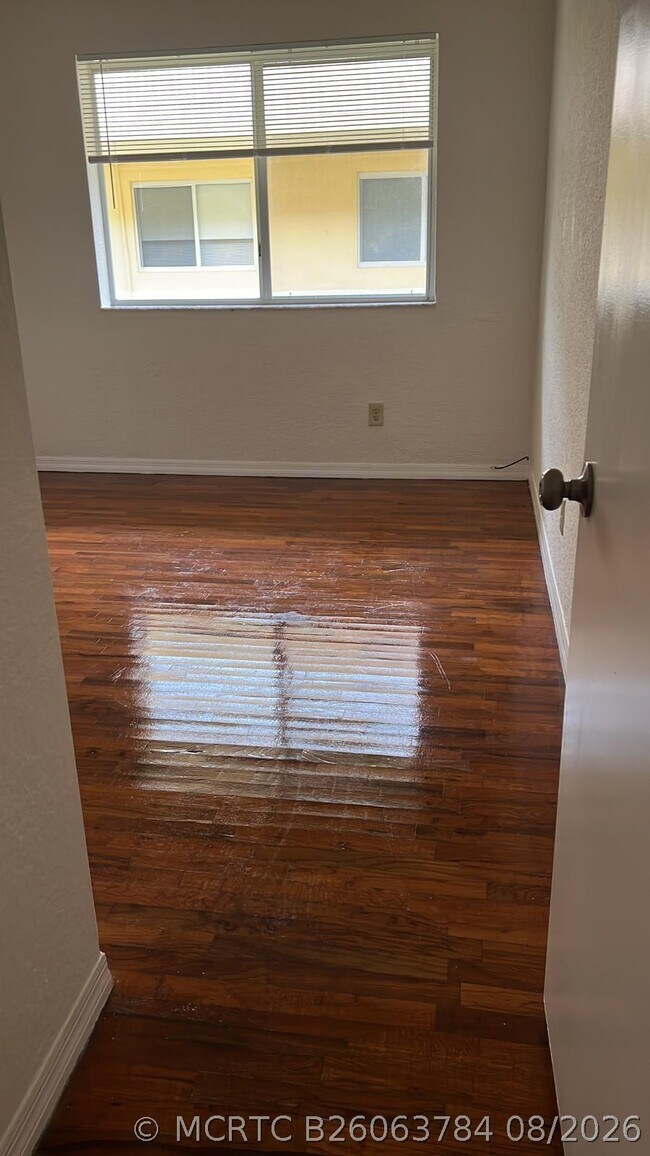 Foto del edificio - 2080 NE 167th St