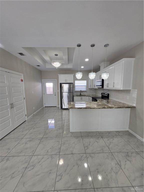 Building Photo - 15 W Woodson Dr