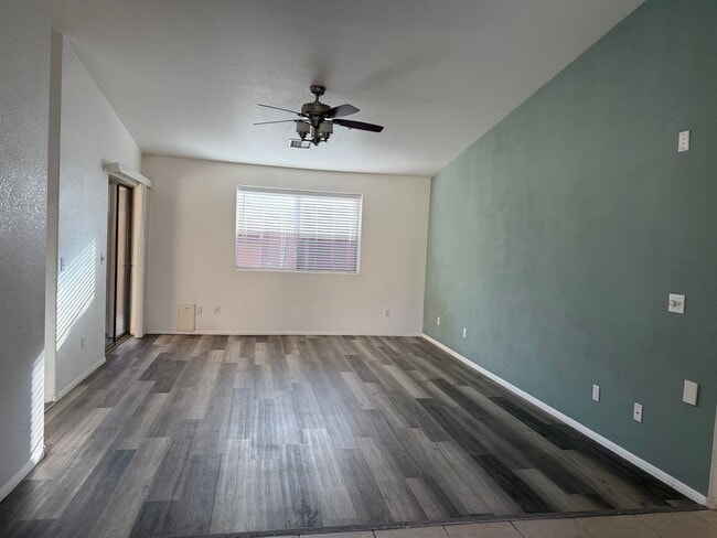 Foto del edificio - 751 Skyview Ln