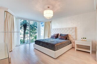 Building Photo - 17555 Collins Ave