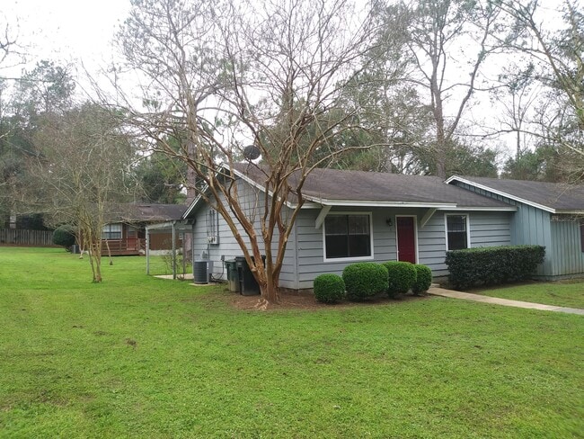 Building Photo - 1627 Coombs Dr