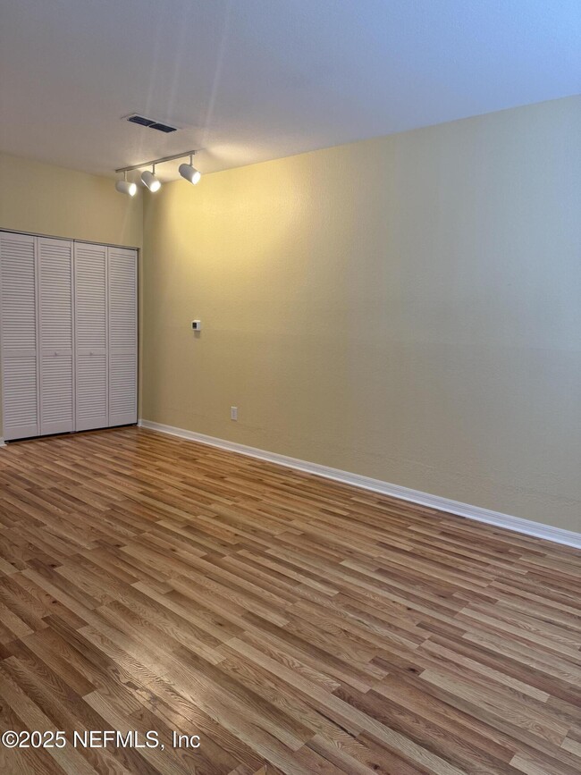 Building Photo - 13703 Richmond Park Dr N
