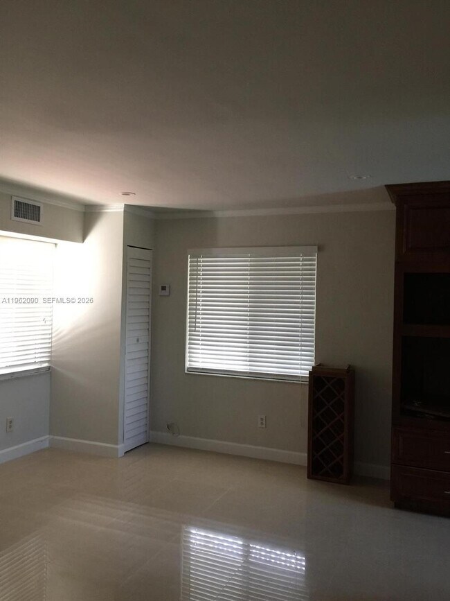 Foto del edificio - 5901 SW 45th St