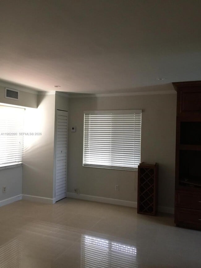 Building Photo - 5901 SW 45th St