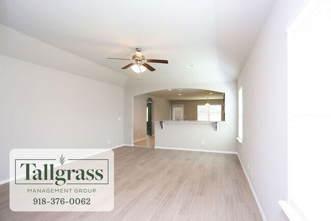 Foto del edificio - Brand New 4/2/2 in The Heights neighborhood!