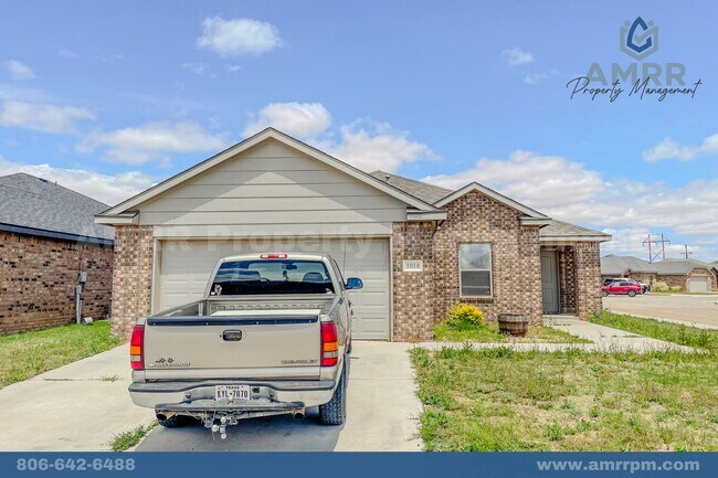 Building Photo - Spacious 4 Bedroom Available Now!