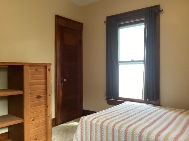 Building Photo - 269 W Borden Ave