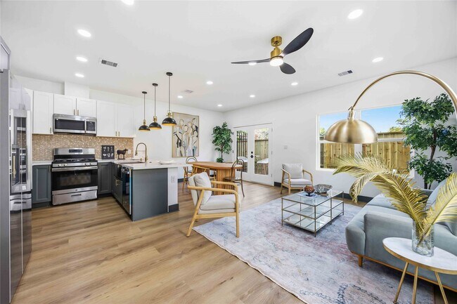 Foto del edificio - 7117 Springdale St