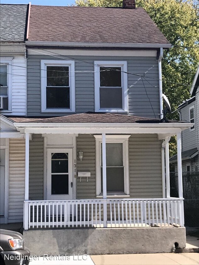 Foto principal - 3 br, 1 bath House - 131 Porter Ave