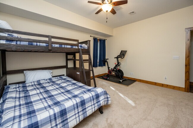 Foto del edificio - 153 Golden Meadow Ln