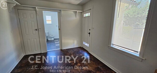 Foto del edificio - Minutes to Downtown Grants Pass