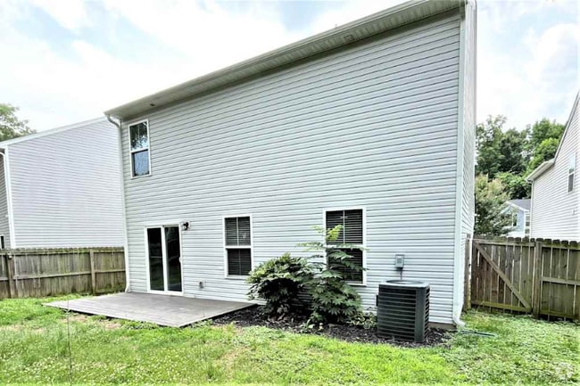 Building Photo - 1631 Hooper Court