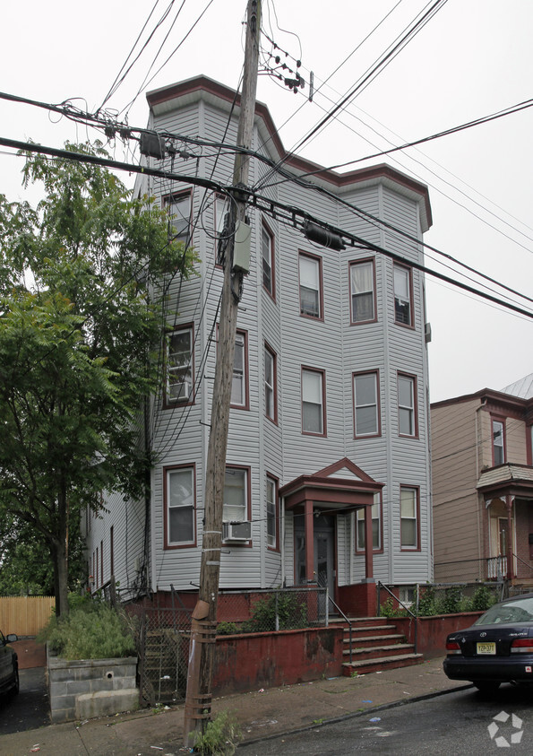 Primary Photo - 43-45 Jasper St