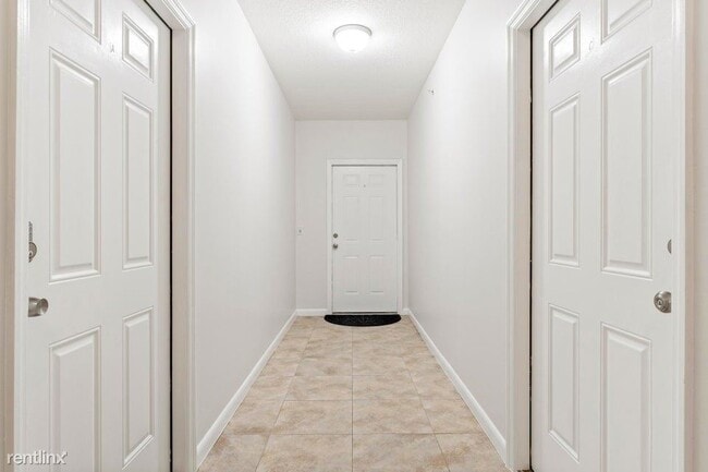 Foto del edificio - 3 br, 2.5 bath House - 211 N Federal Hwy #...