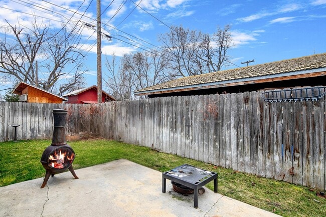 Foto del edificio - 3923 W Garnet St