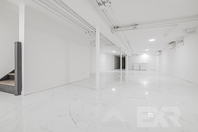 Building Photo - 310 Sumpter St