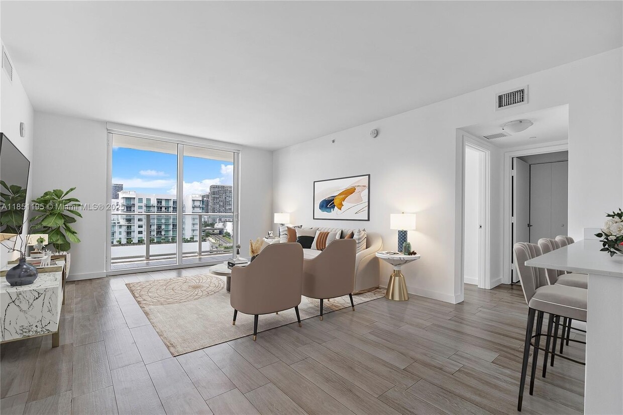 Foto principal - 4250 Biscayne Blvd