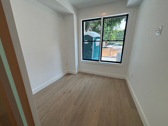 Building Photo - 1439 Tremont St