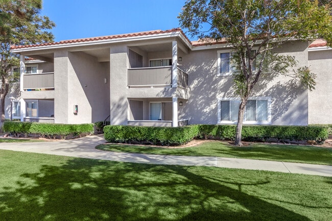 Building Photo - Sunset Pointe