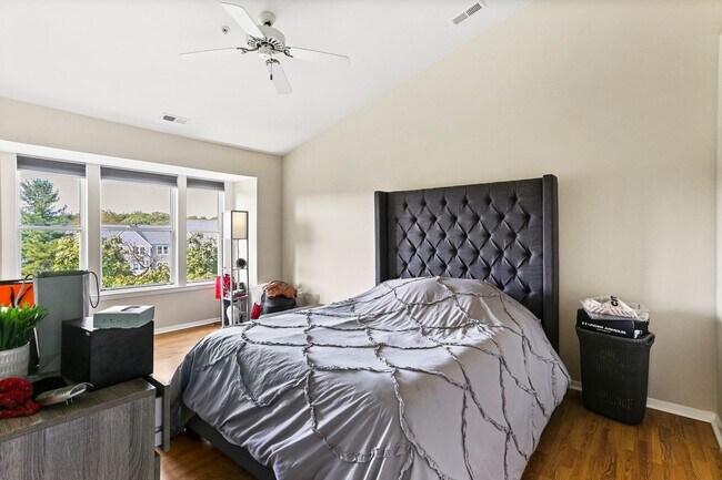 Building Photo - Condo with loft form Rent in Ellicott City...