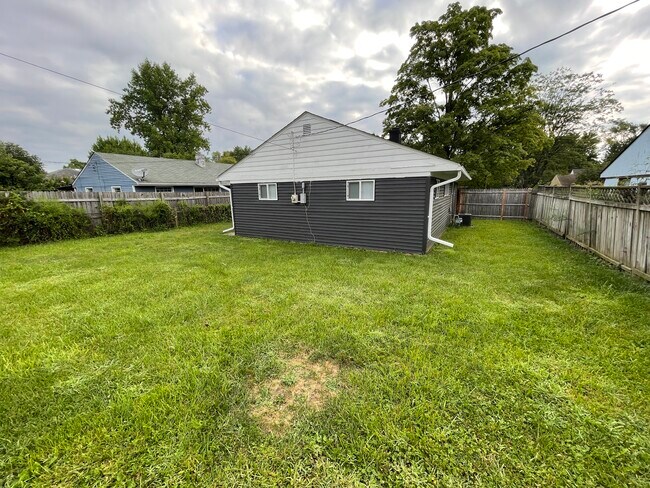 Building Photo - 3427 Homestead Dr