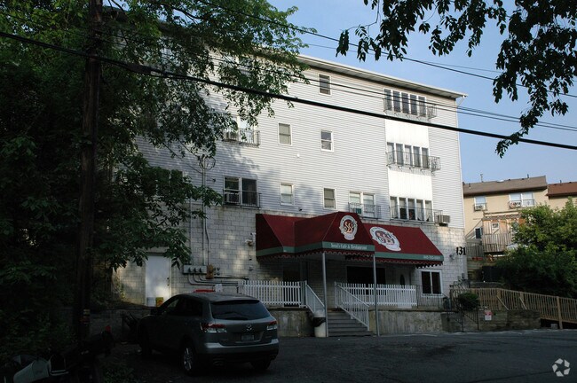 Building Photo - 131 Acres Rd