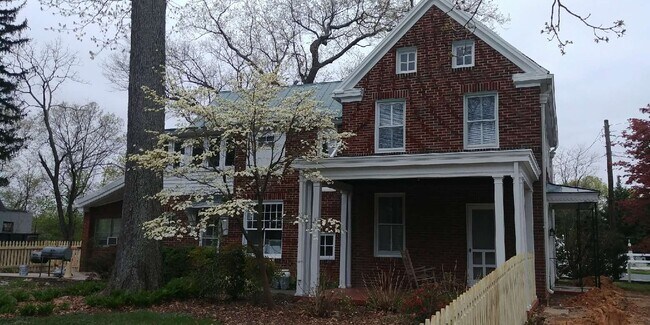 Foto del edificio - 23630 Woodfield Rd