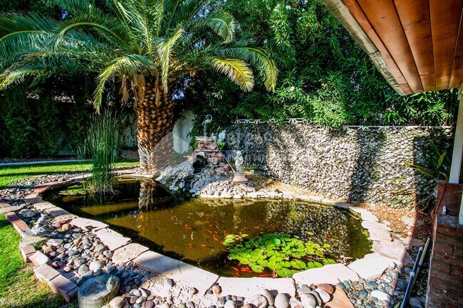 Building Photo - 5 br, 2.5 bath House - 3920 Mountain Trail...