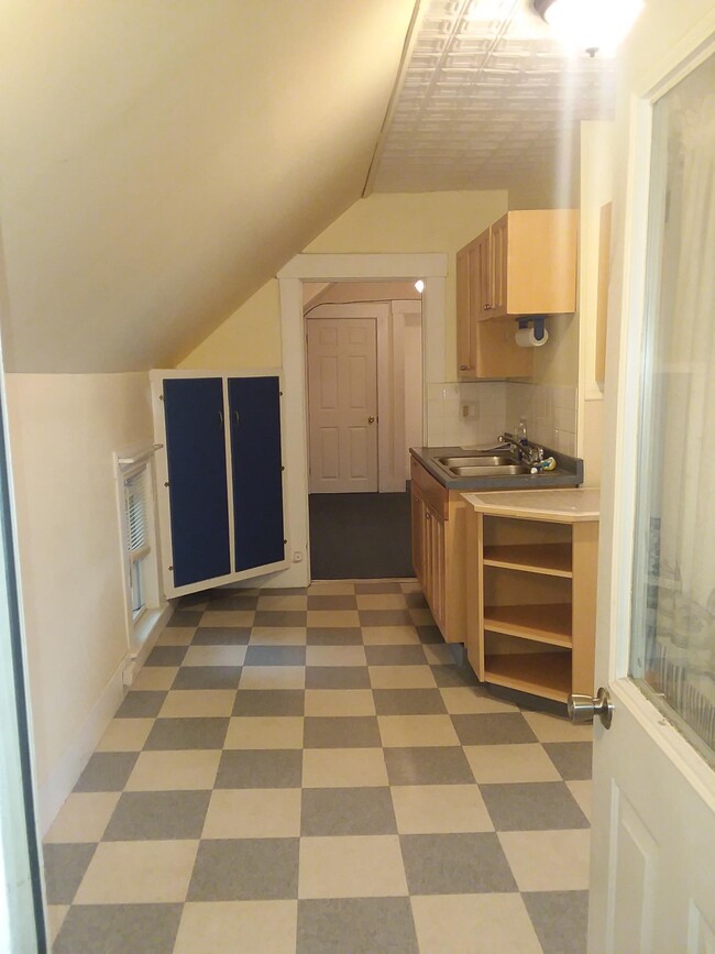 Building Photo - 326 Elm St