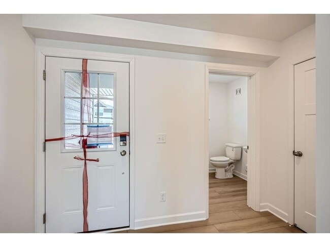 Building Photo - 1082 Jubert Dr