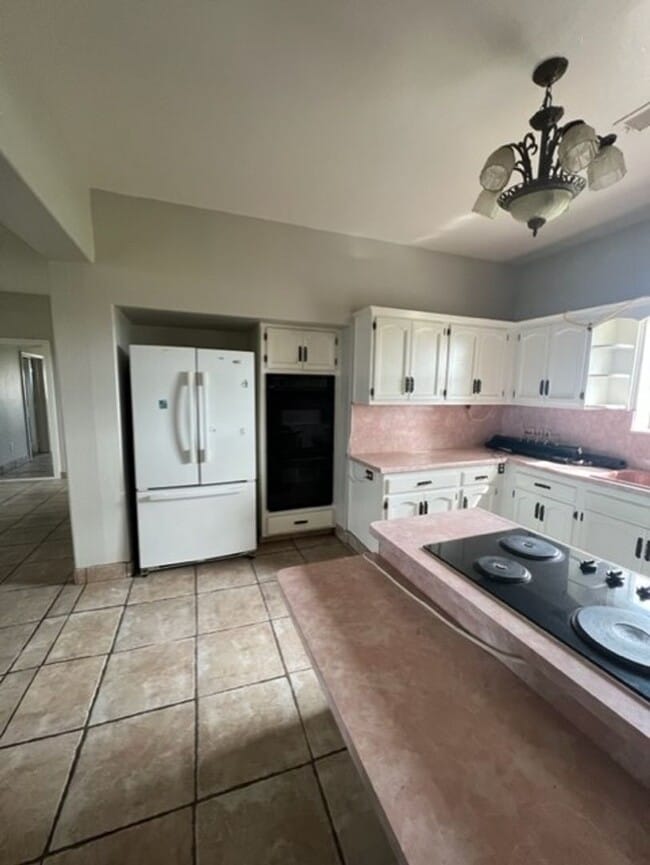 Foto del edificio - Farm house with room MOVE IN SPECIAL