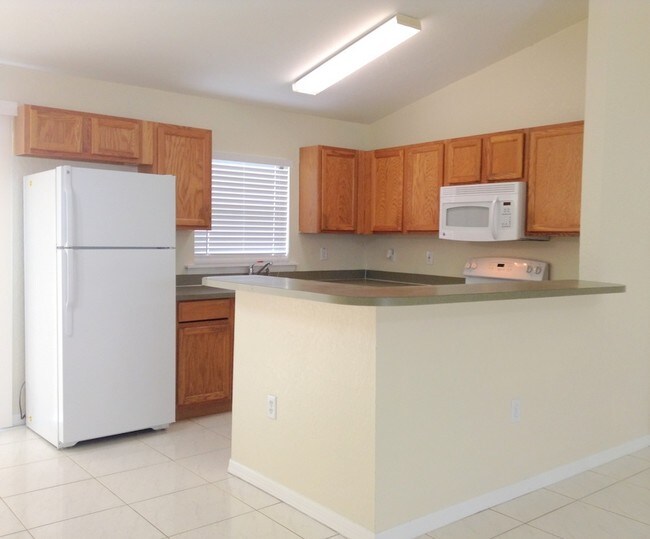 Building Photo - 542 Hummingbird Ct