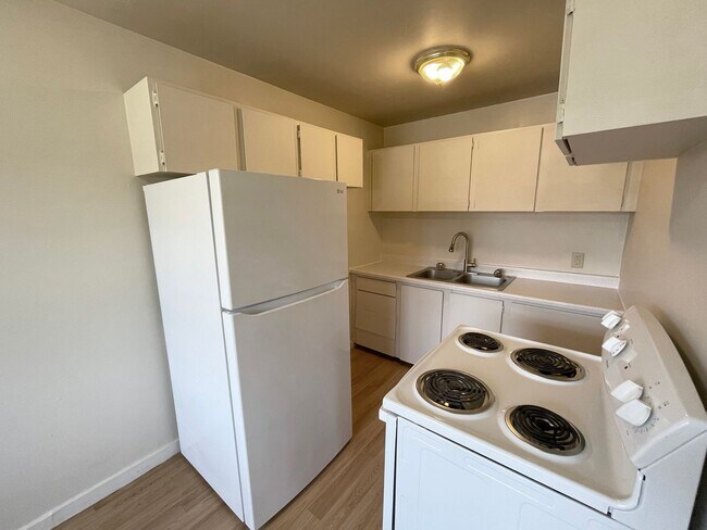 Building Photo - Charming 1 bedroom available in Woodlawn T...