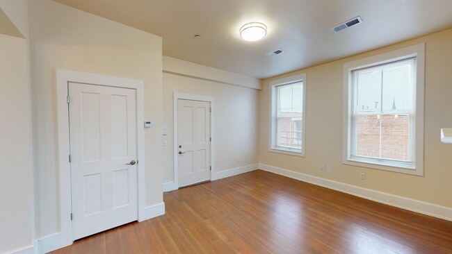 Building Photo - 101 Peete St