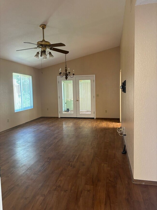 Building Photo - COMING SOON!!!! Highly desired house in Es...