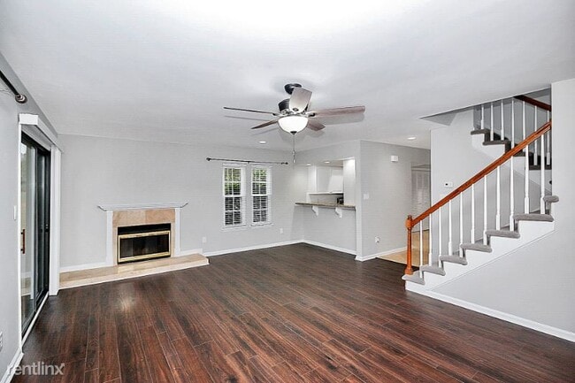 Building Photo - 9237 Kings Canyon Dr