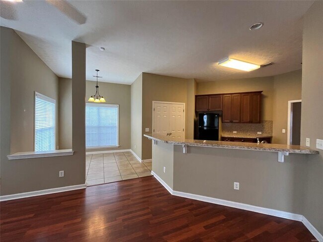 Foto del edificio - 2155 Chancellor Ridge Rd