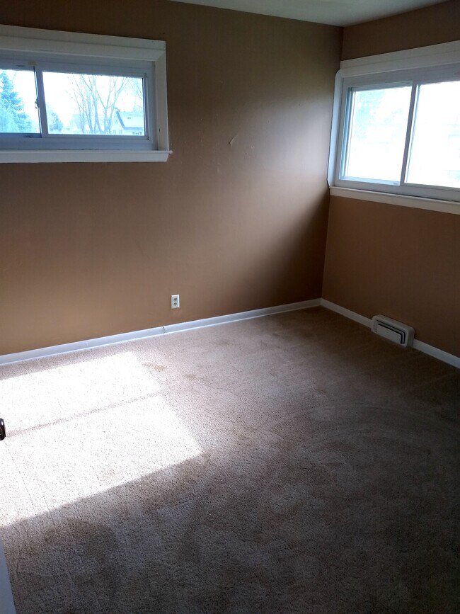 Building Photo - Wonderful Racine 3BR single family home