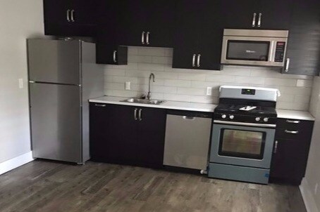 Kitchen - 1300 E 52nd St