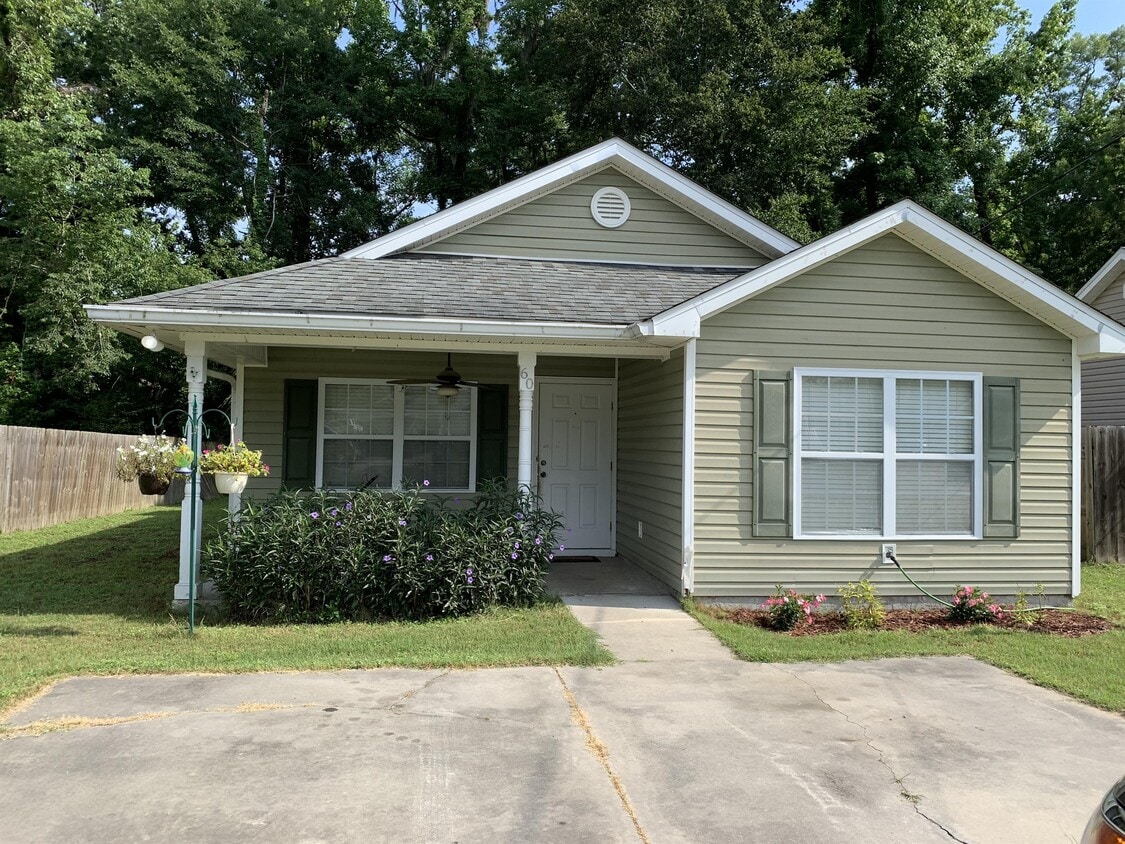 60 Susquehanna Trail, Crawfordville, FL 32327 House Rental in