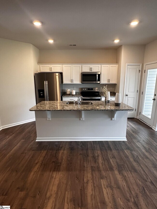 Building Photo - 113 Sunriff CT