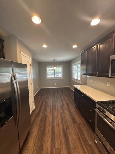Foto del edificio - 2213 E Stacey Rd
