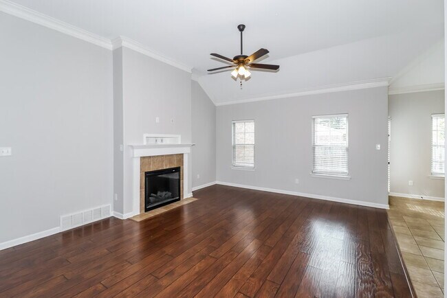 Building Photo - 45 Green Hills Dr