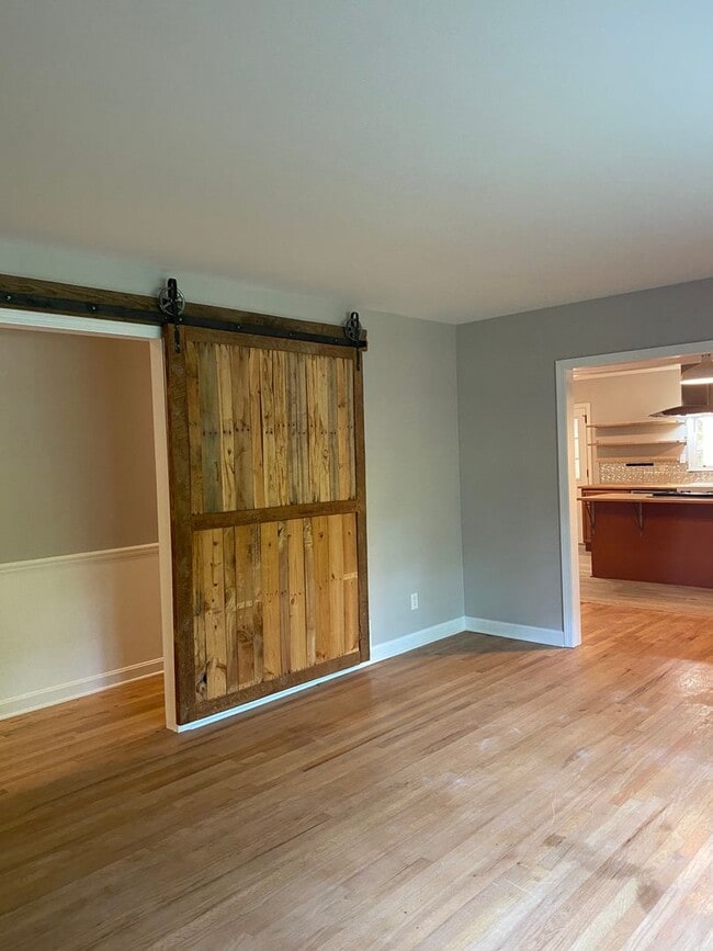 Building Photo - Gorgeous 3 bedroom home in Forest Heights