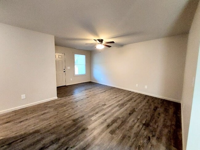 Building Photo - 8 Stephanie Dr