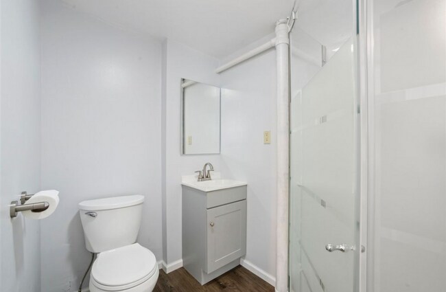 Foto del edificio - $1350 | 3 Bedroom 2 Bath | Fenced in backyard | Central A/C | Pet Friendly