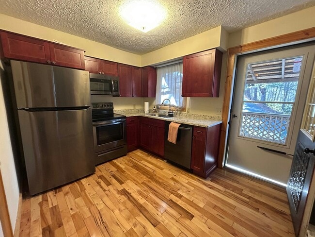 Building Photo - 3174 U.S. 321, Unit B