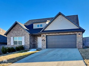 Building Photo - 5813 SW Gentle Winds Rd