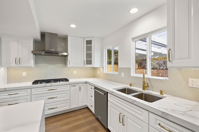 Photo - 20152 Redlands Dr House