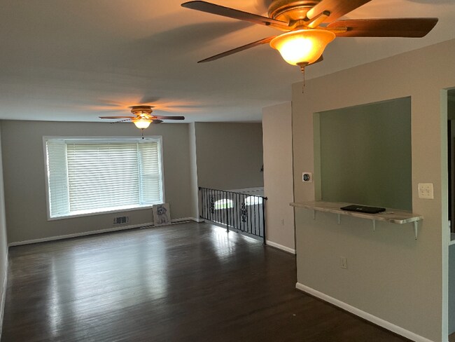 Building Photo - 8511 Canterbury Dr